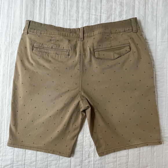 Empyre Tan Patterned Flat Front Shorts 36 - Picture 5 of 6